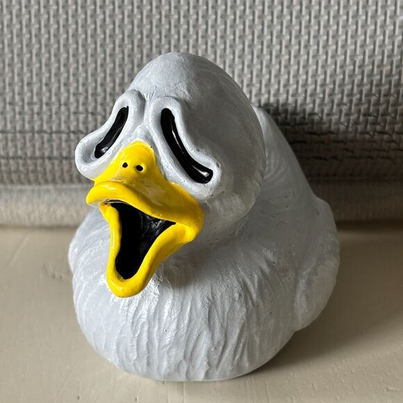 Evil Duck Desktop Resin Ornament Creative Horror Movie SCREAM Character Series - Picture 1 of 8